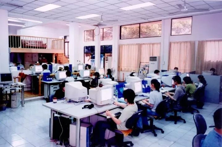 被国人嫌弃!吃老本上瘾的中国“小网站”,凭啥赚走老外36亿?