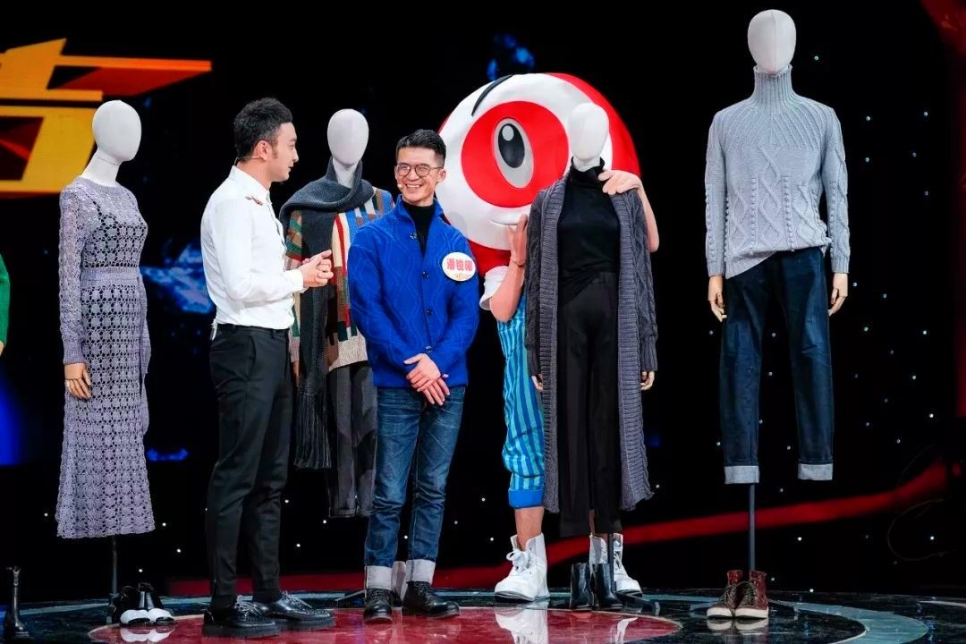 潘锐彬：全网最火织男，两登央视，一件毛衣卖8990，年入500万