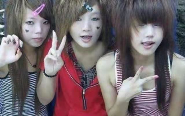 “玩不起房和车，只能玩头发”：曾经的“杀马特少年”去哪儿了？