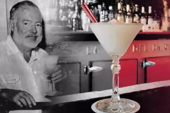 点一杯鸡尾酒喝一口就走,点一杯mojito