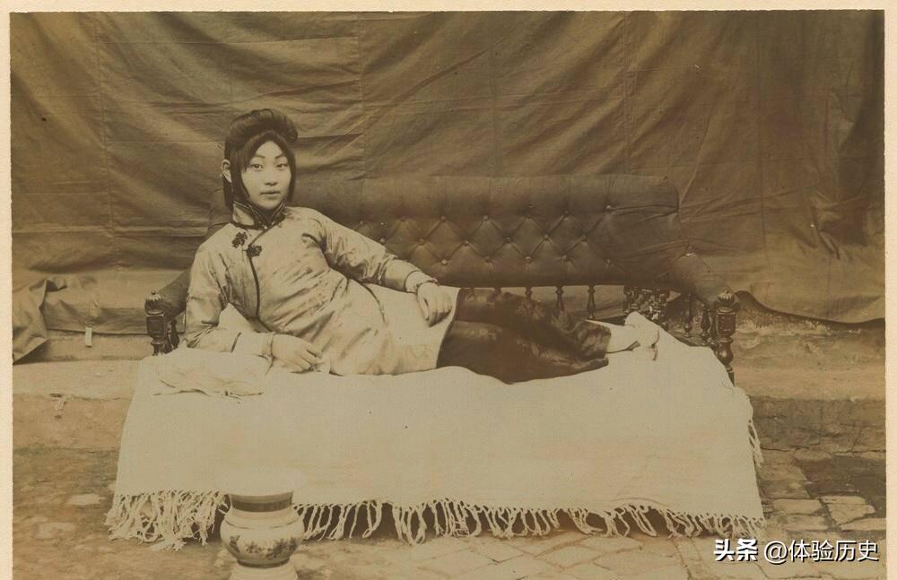 【晚清真实影像】花楼女子丰乳肥臀,30张老照片尽显绝代风华