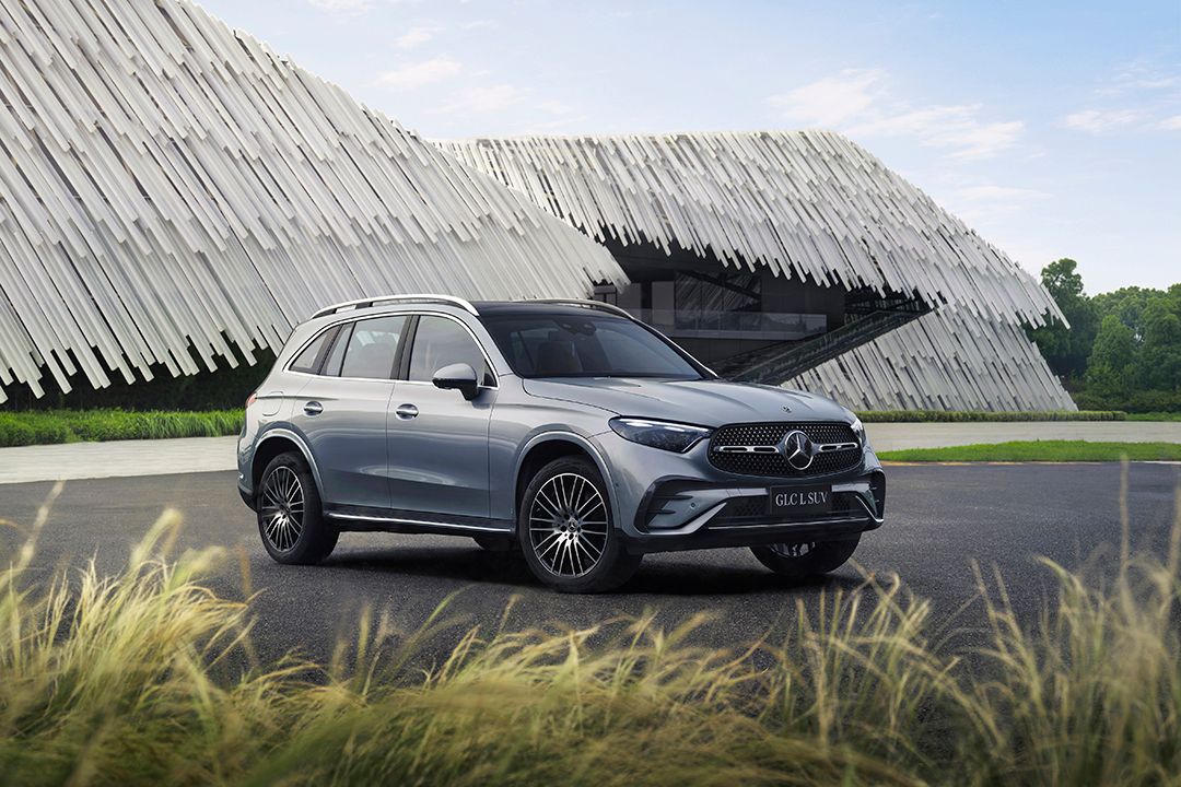 新款奔驰glc轿跑夜晚试驾,全新换代奔驰glc试驾