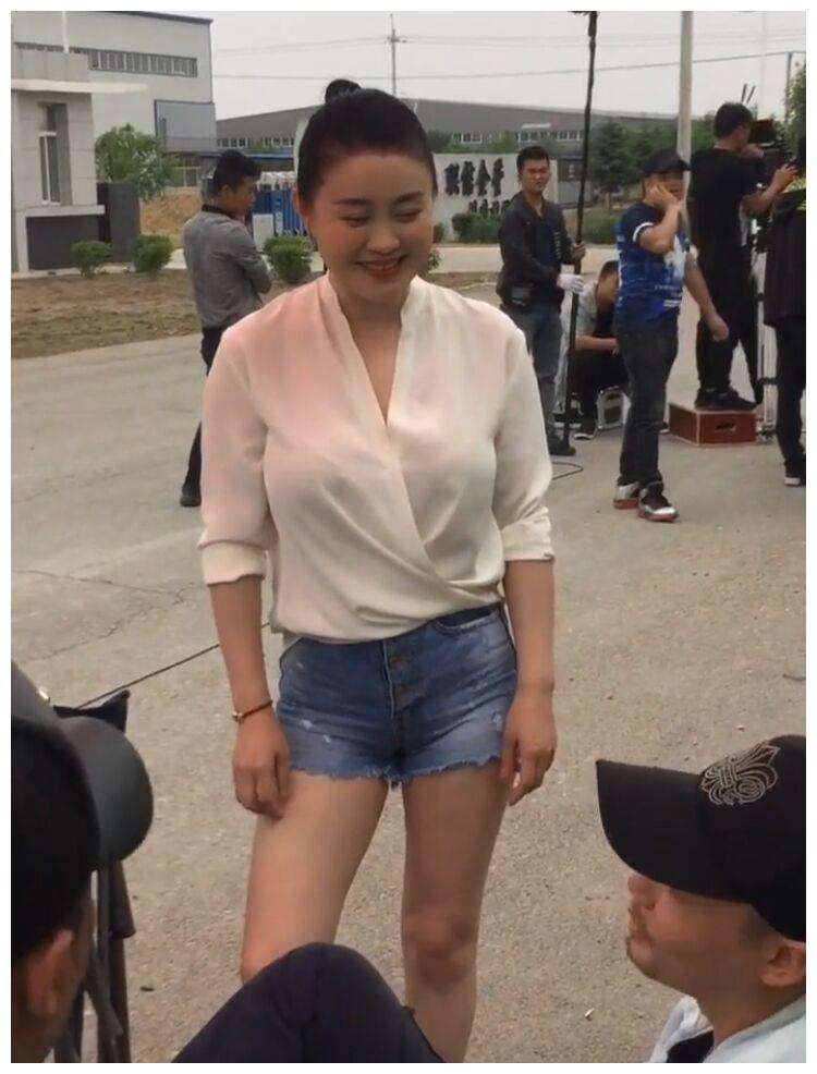 年近40却至今未婚的关婷娜,关婷娜身材