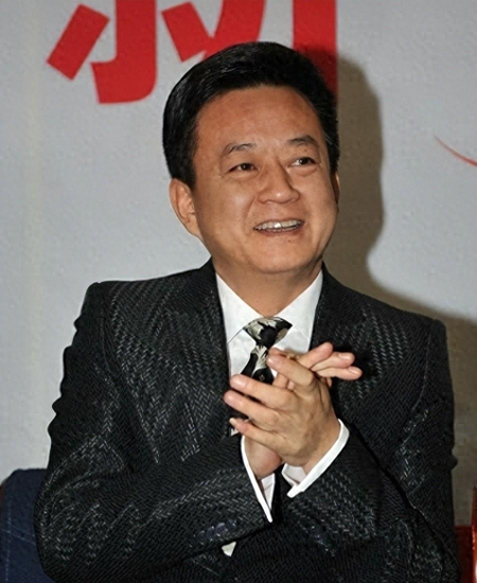 明星主持人朱军简历,央视著名主持人朱军生平简介