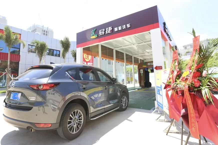 暴雨天雨水洗车,下暴雨免费洗车