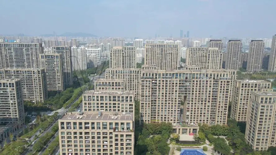 成都姑娘买下19㎡LOFT，利用3米2层高做隔层，网友：太好住了