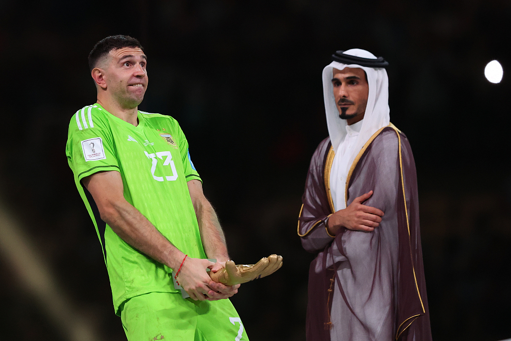 马丁内斯扑点挑衅,马丁内斯暴怒时刻