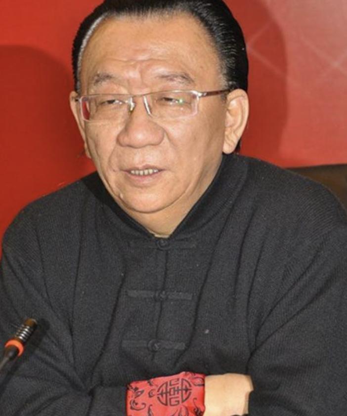 侯耀华和女粉丝握手,侯耀华师徒事件