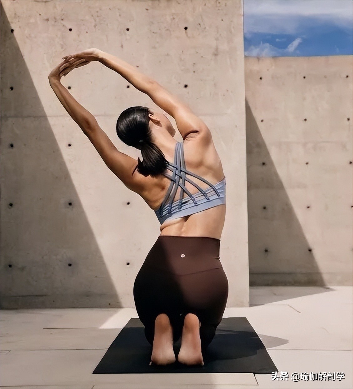 艾扬格瑜伽肩颈序列,脖子肩膀僵硬疼痛适合做的瑜伽