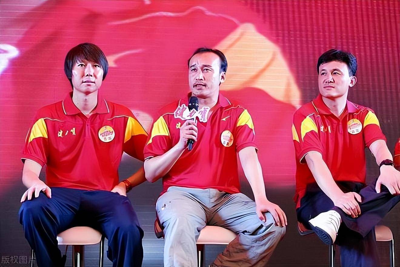 村超比赛停了吗,球迷对村超的看法