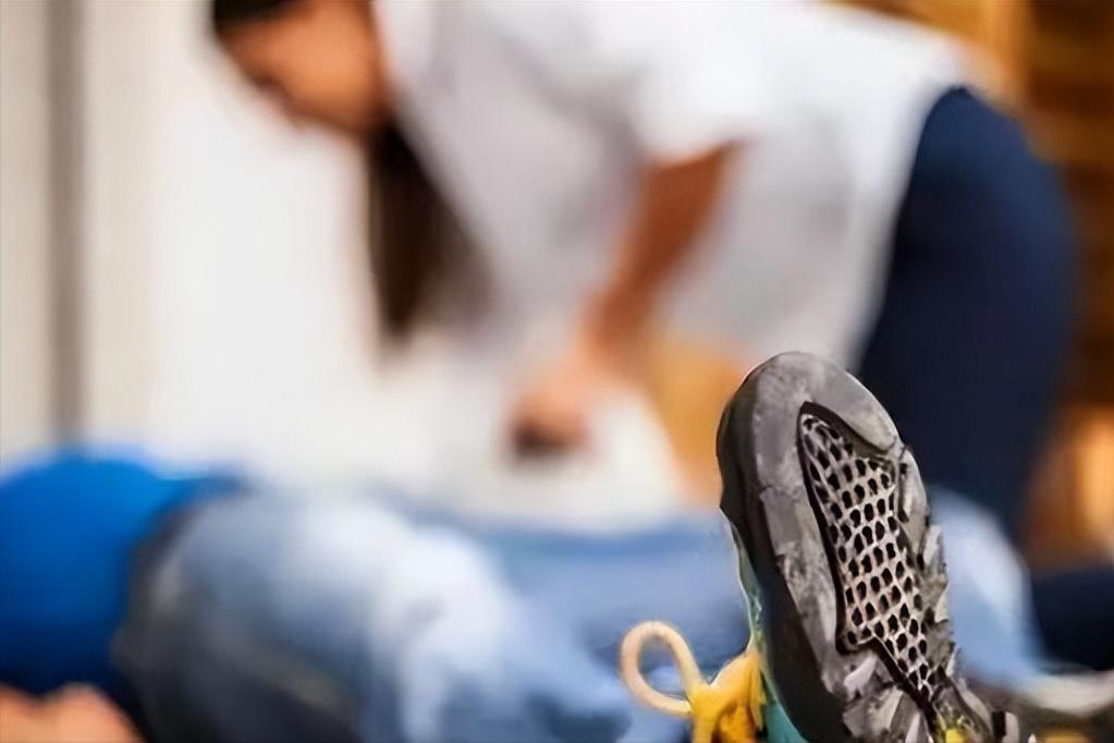 四川丈夫打死妻子的真实事件,女子半夜回家发现丈夫已经被害