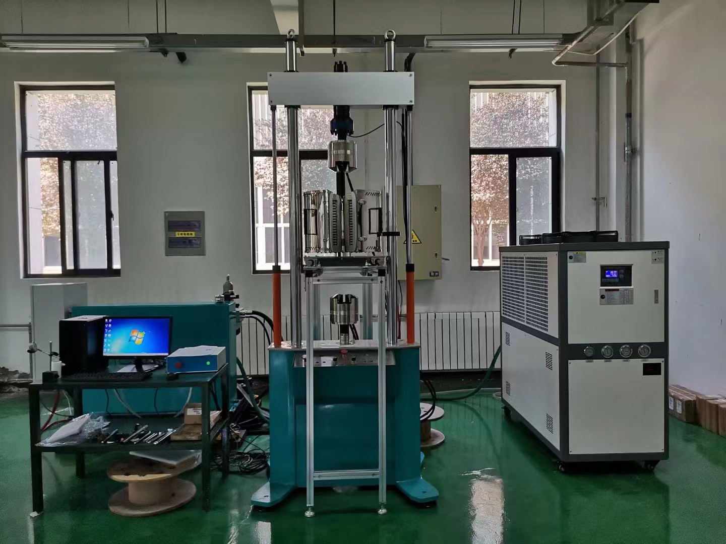 拉伸试验可鉴定材料什么性能指标,拉伸试验可测量材料的强度和硬度