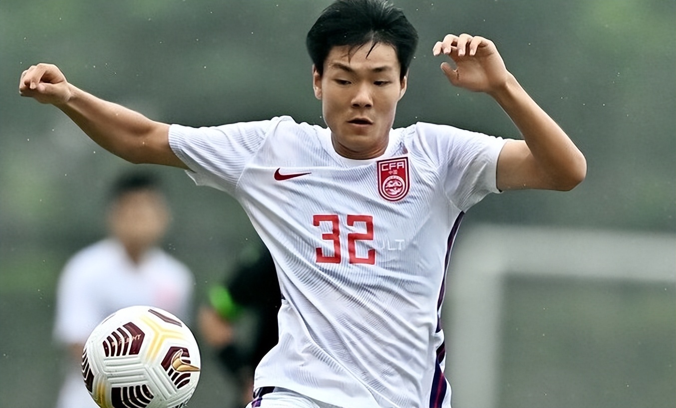 中国男足0比5惨败是真的吗,中国男足0:3负于韩国