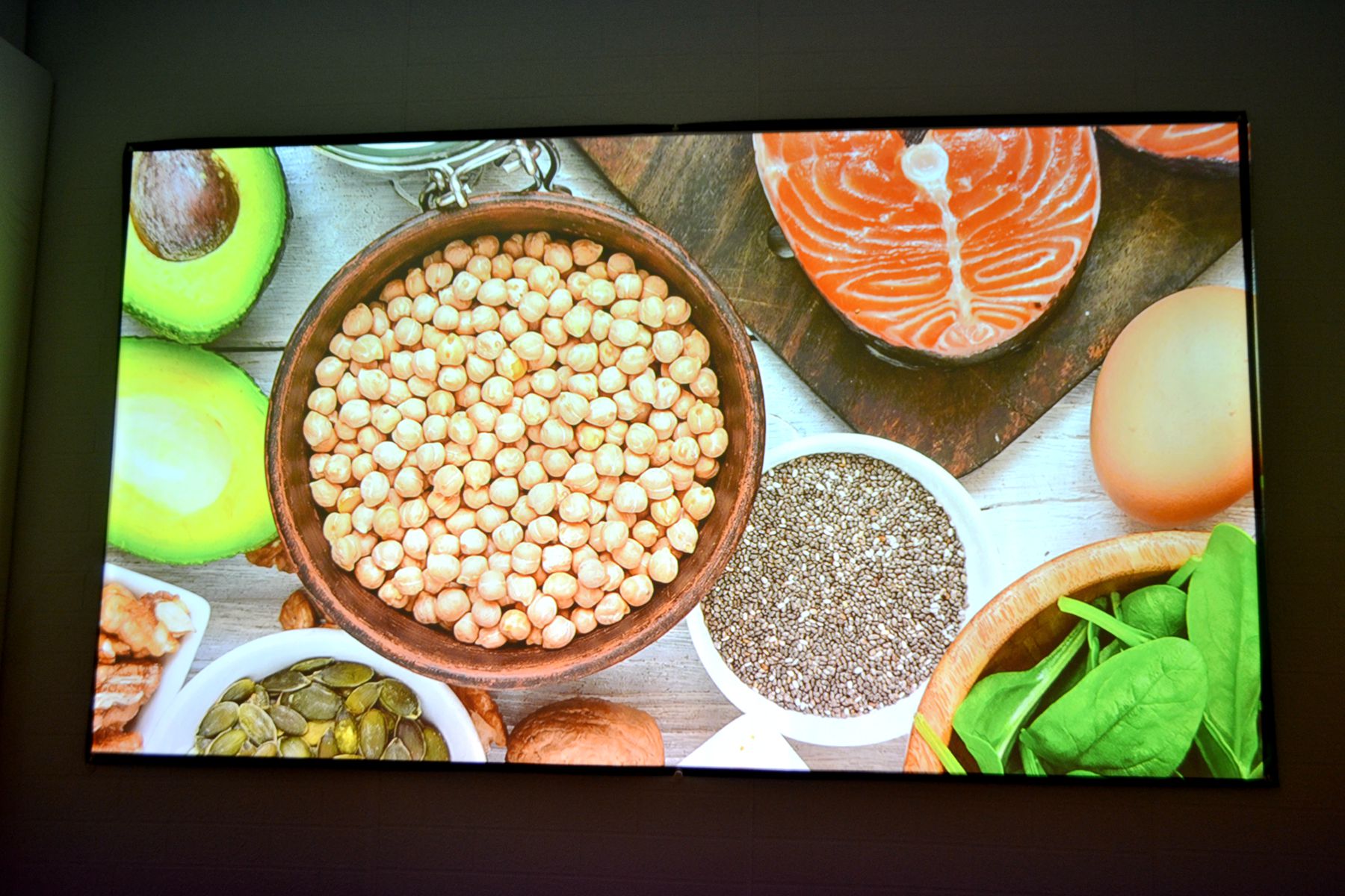 当贝x5投影500寸效果,当贝x5ultra4k投影仪测评