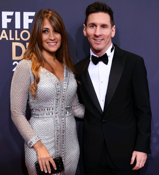 c罗与名模伊莲娜金童玉女的爱情,c罗前任伊莲娜看世界杯