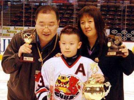 英如镝妈妈梁欢和宋丹丹,梁欢的老公是谁