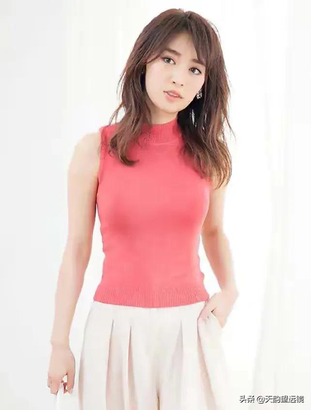 泉里香最新写真,泉里香年轻写真图片