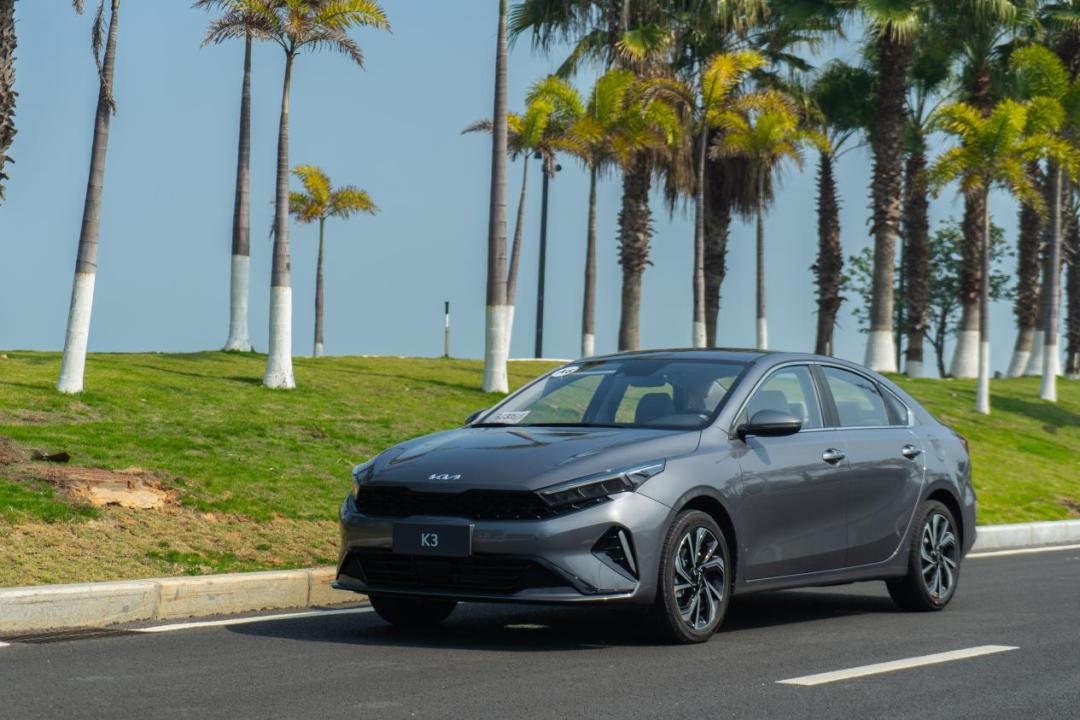 试驾起亚新k3,起亚k31.5lcvt试驾