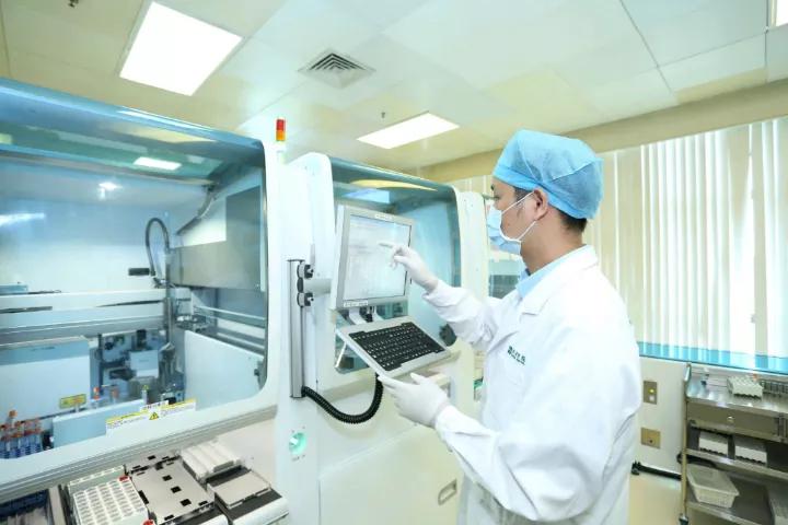 手术后纱布在体内遗留了10天！如果是你，怎么处理？