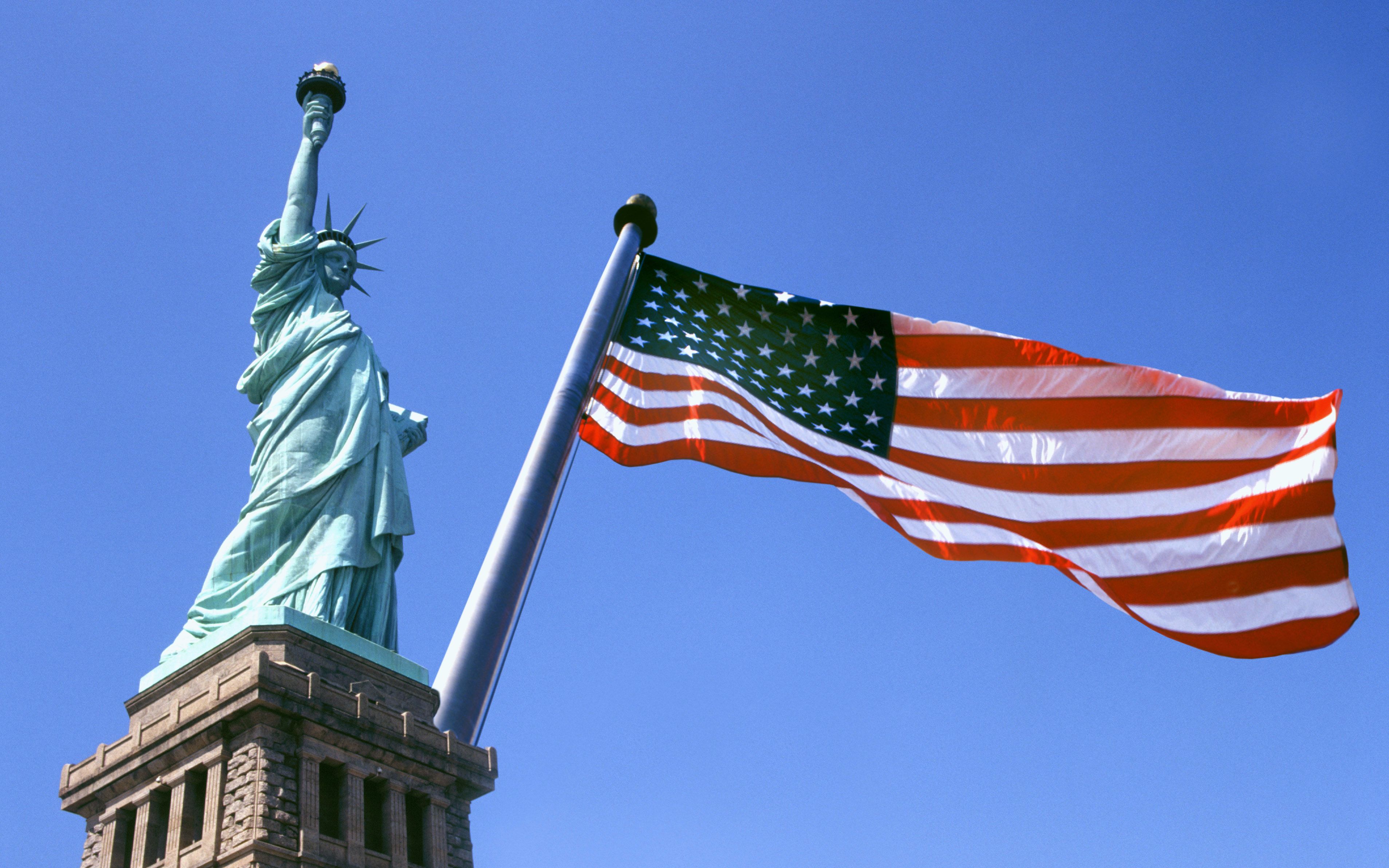 美国出台全新法案，计划没收中国资产，为何我们不予反击？