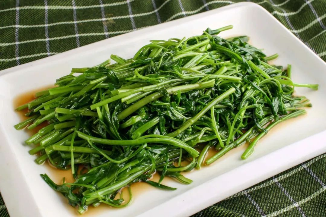 清明过后，这个菜要抓紧吃！维C是西红柿的20倍，钾含量远超香蕉！降脂减压又降糖，堪称“三高死对头”