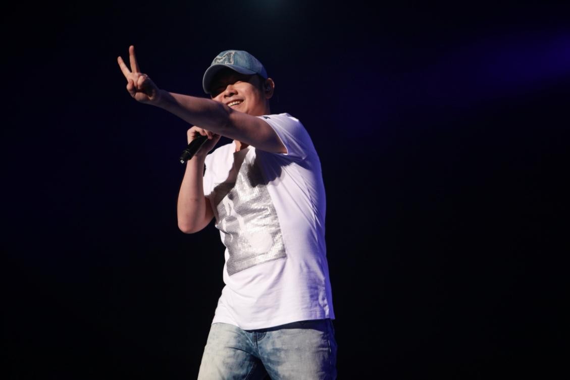 刀郎前妻：生下女儿40天便跑路，如今刀郎幸福美满，她可曾后悔？