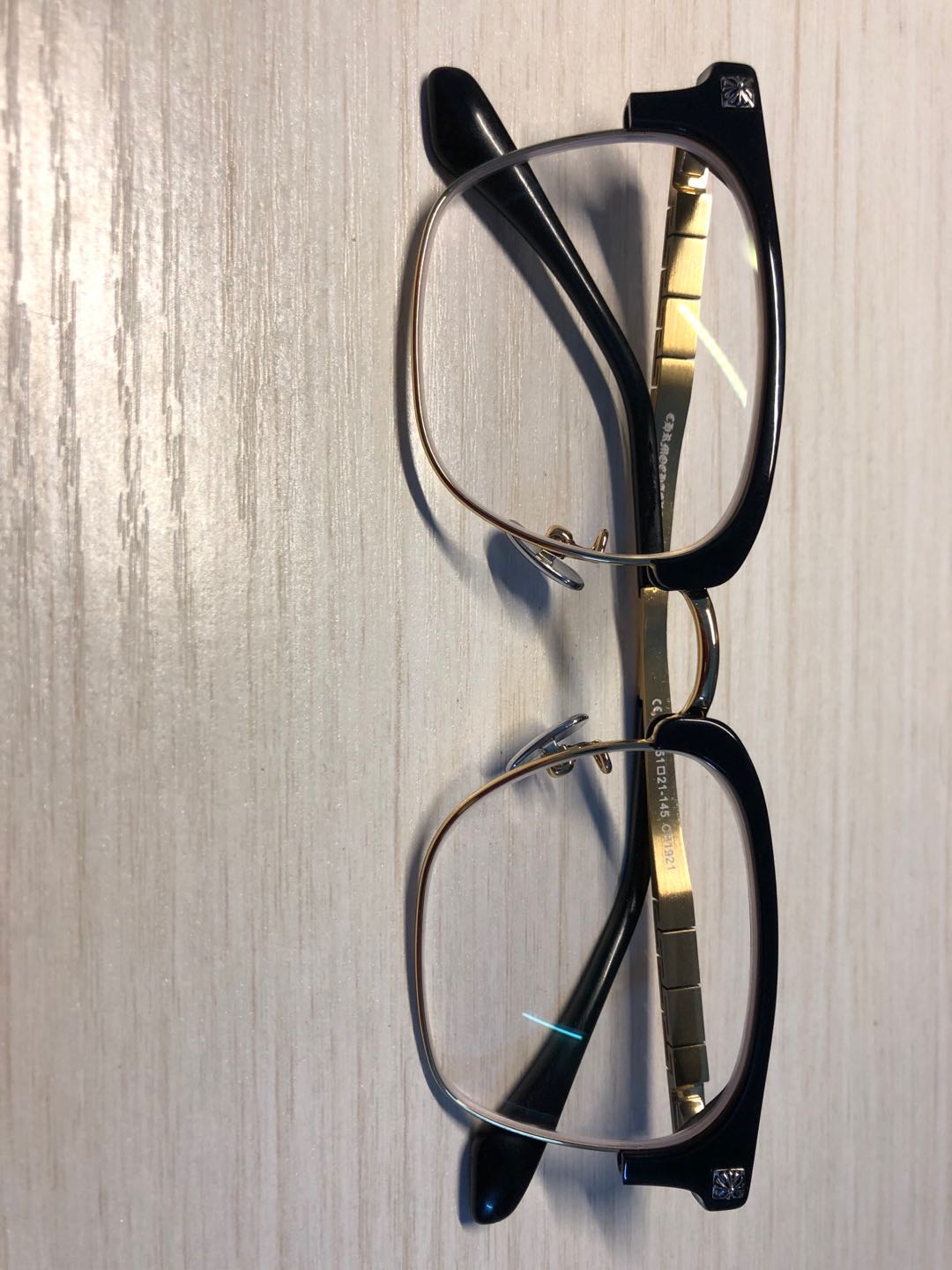 钛镜框必须要配超薄镜片,低度数怎么选择镜框镜片