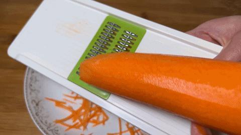 一根胡萝卜一个鸡蛋怎么做好吃,一根胡萝卜切丝