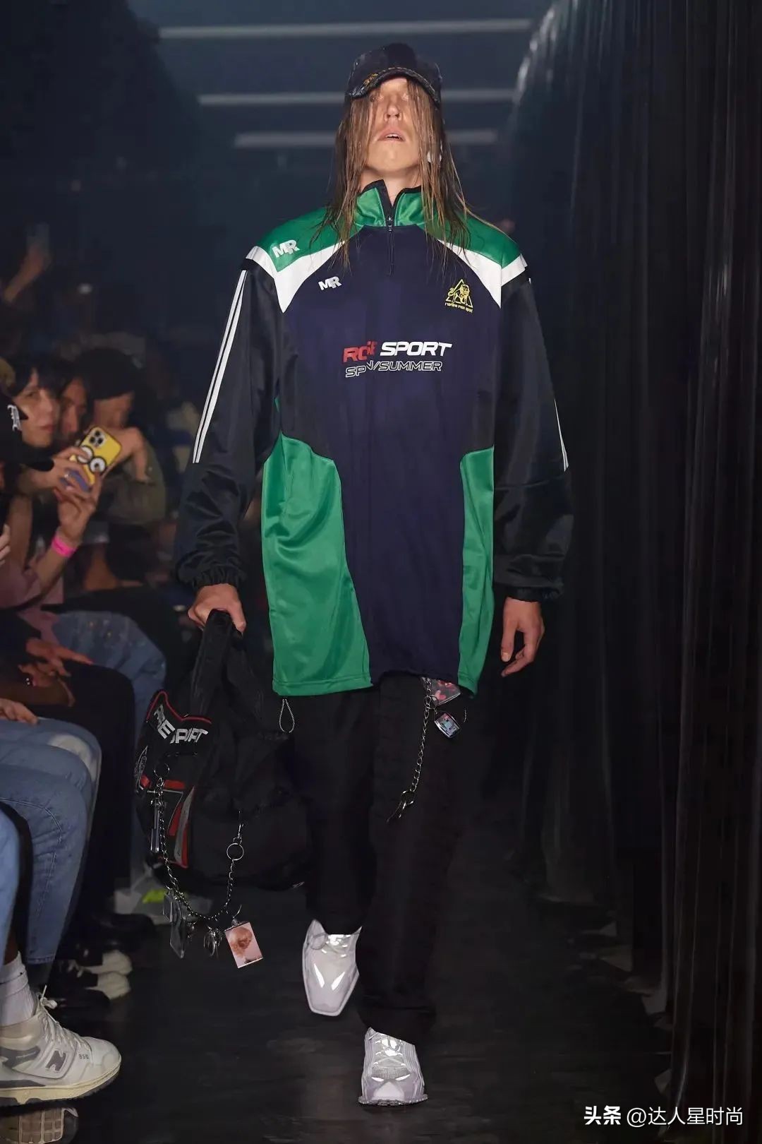 世界杯结束了，足球穿搭火了！欧阳娜娜、Jennie、Bella集体撞衫