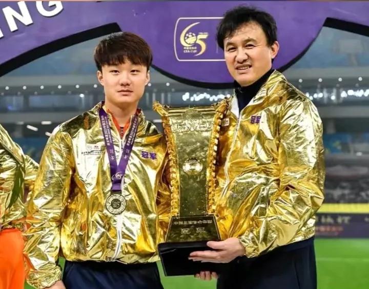 泰山队舒畅一条龙进球,泰山队队长舒畅