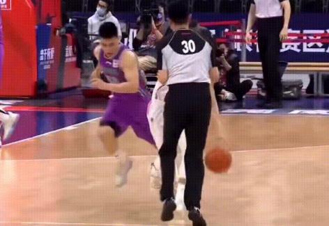 汤神运球再现神奇操作,汤神单场14记