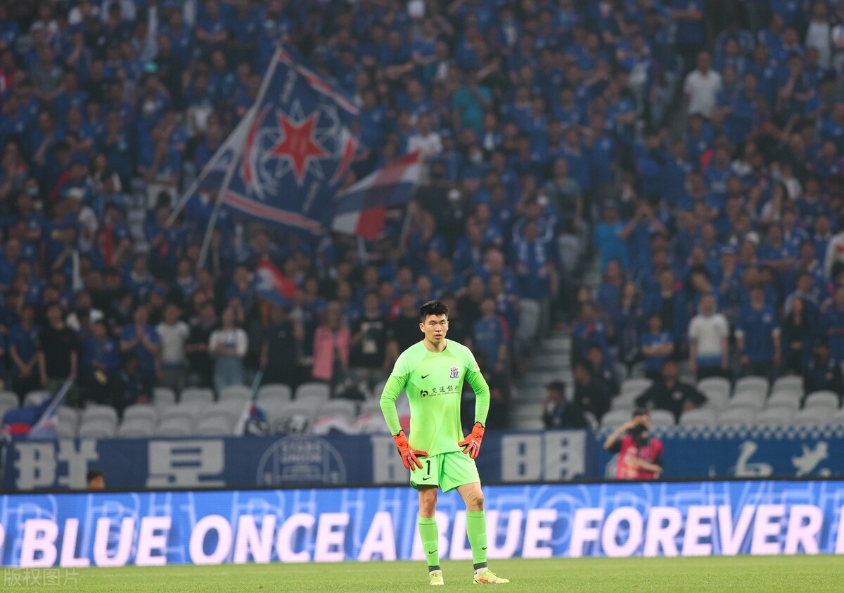 大反转！他曾被申花球迷嘲讽不配进一线队，如今却成中超最佳门将
