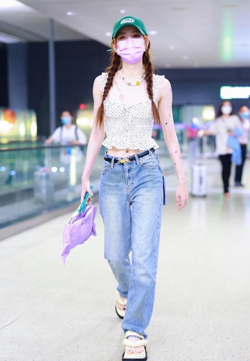 牛仔阔腿裤怎么穿显瘦,牛仔阔腿裤新穿搭