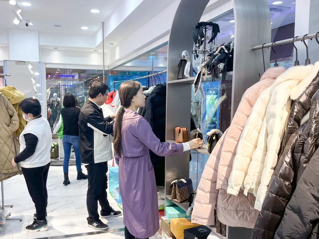 汇聚潮流服装品牌,汉口北品牌服装冬