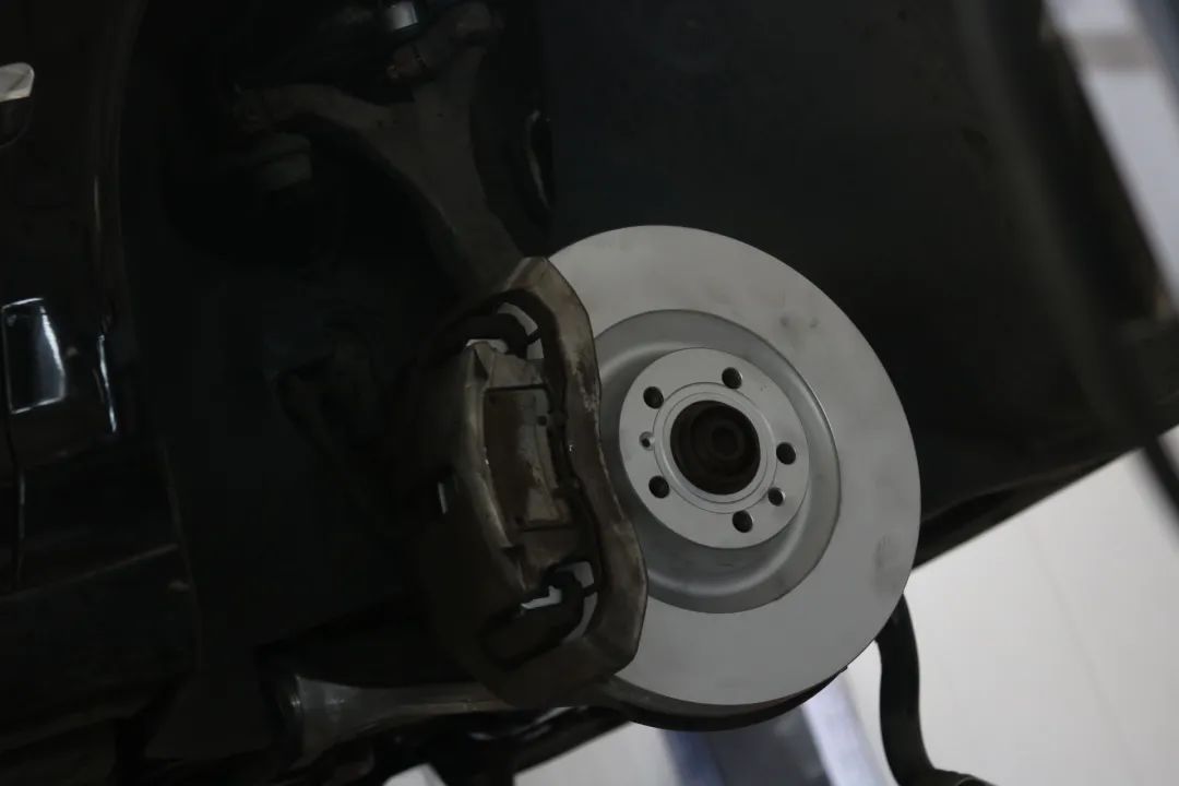 大众100万左右的车辉腾,重庆二手辉腾全面翻新修复