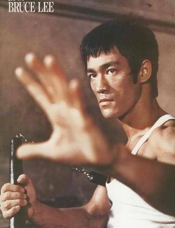 日军侵华兽行,日军当着国军的面杀俘虏