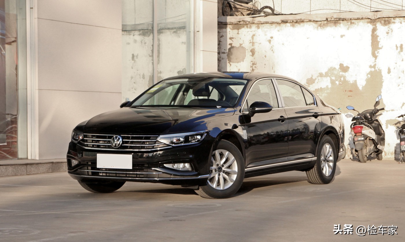 迈腾特价车价格,新款迈腾上市老款还能买么