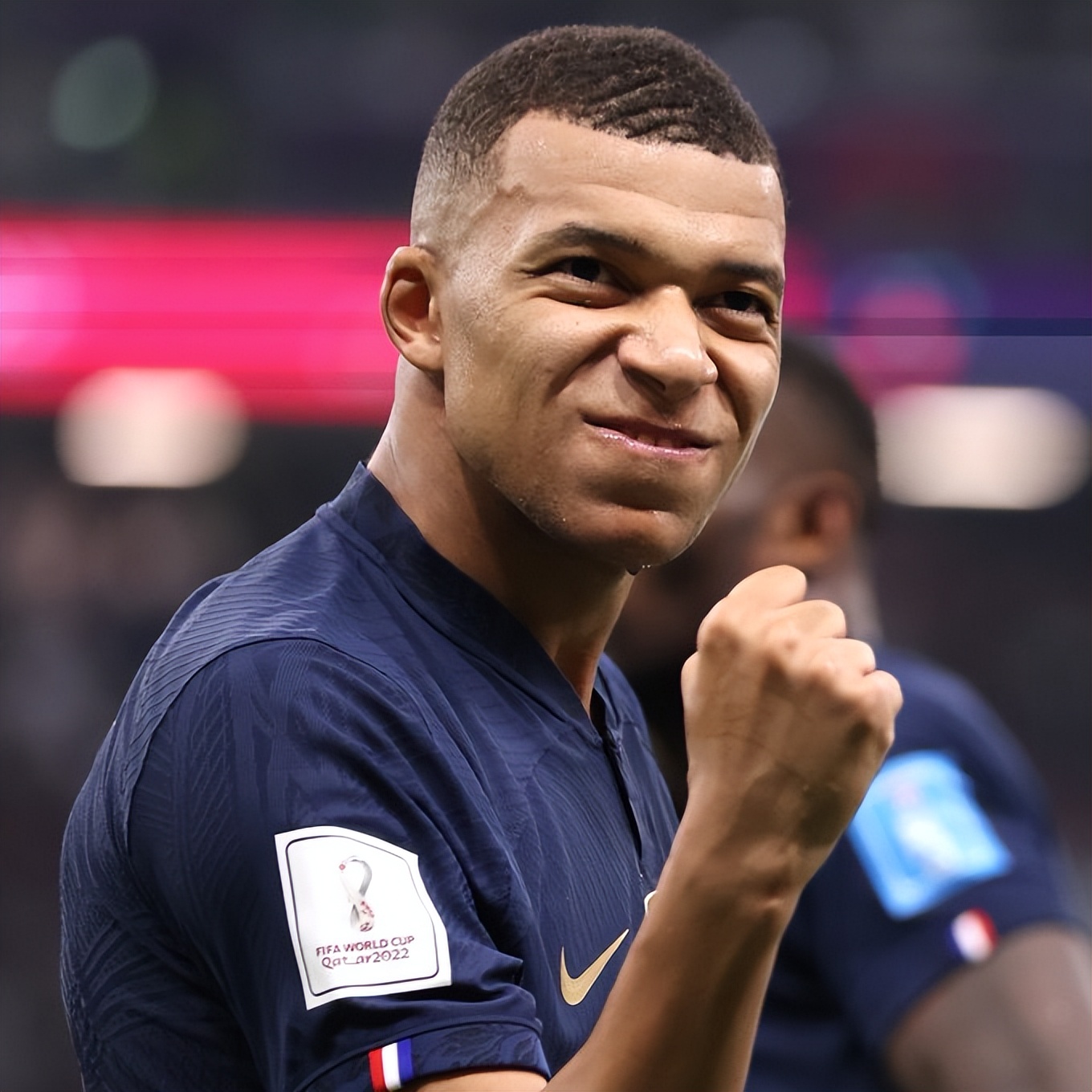 姆巴佩首个世界杯决赛帽子戏法,姆巴佩8球加冕金靴