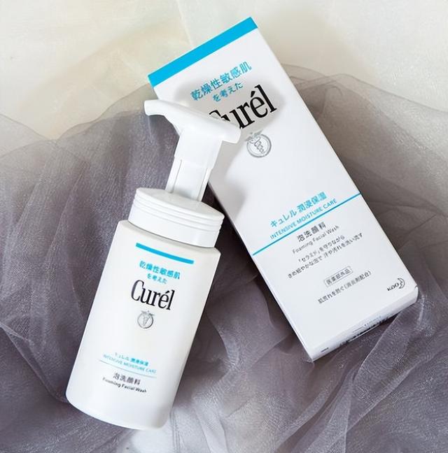 大品牌哪款洗面奶适合干敏肌,滋润保湿洁面洗面奶推荐