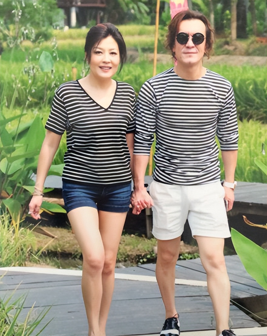 李咏离世4年，再看哈文的状况，才明白嫁给李咏是最好的选择