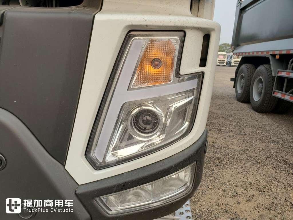 重汽成商造豪沃v7-x新能源车亮相,外国人买中国卡车