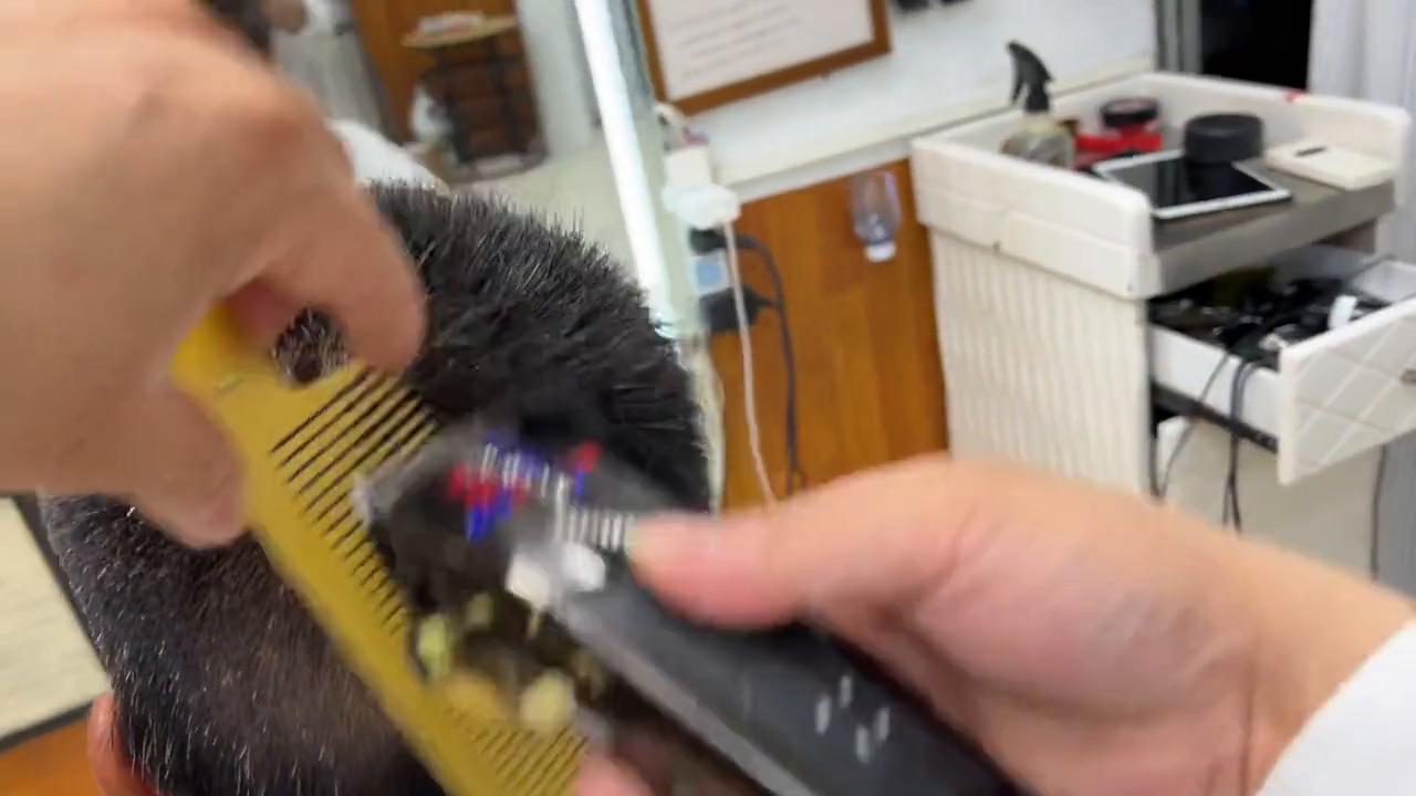 美发牙剪怎么用视频教程,牙剪手法教学视频