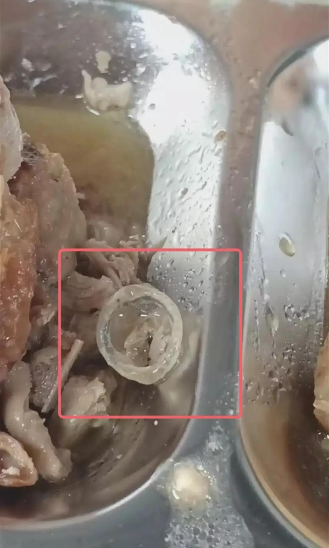 广州一职校食堂吃出胶制异物,广州职校食堂吃出胶制异物