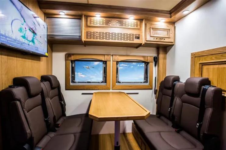 买车低配高配4s店赚的一样吗,买车选高配真的划算吗