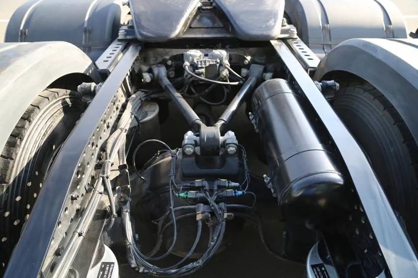 奔驰actros2653测评,国产奔驰重卡actros优享版