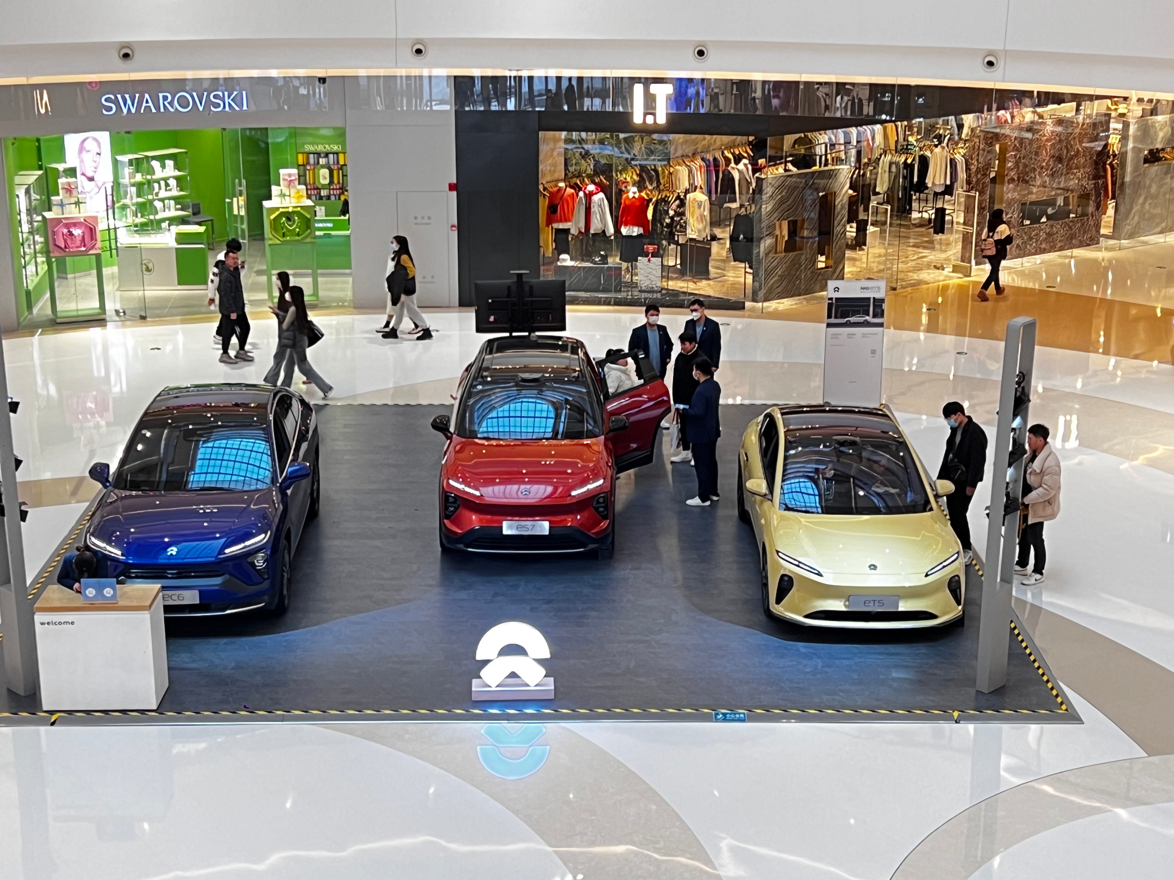 上海蔚来试驾车撞人致1死1伤,上海蔚来试驾车事故