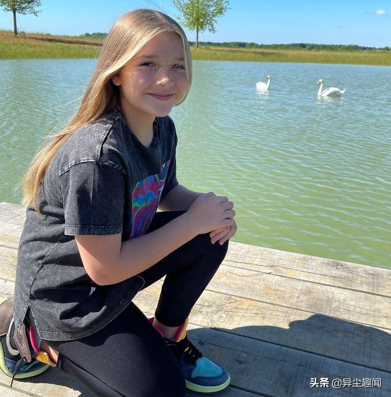 大卫贝克汉姆维多利亚穿搭纪录片,大卫贝克汉姆homme