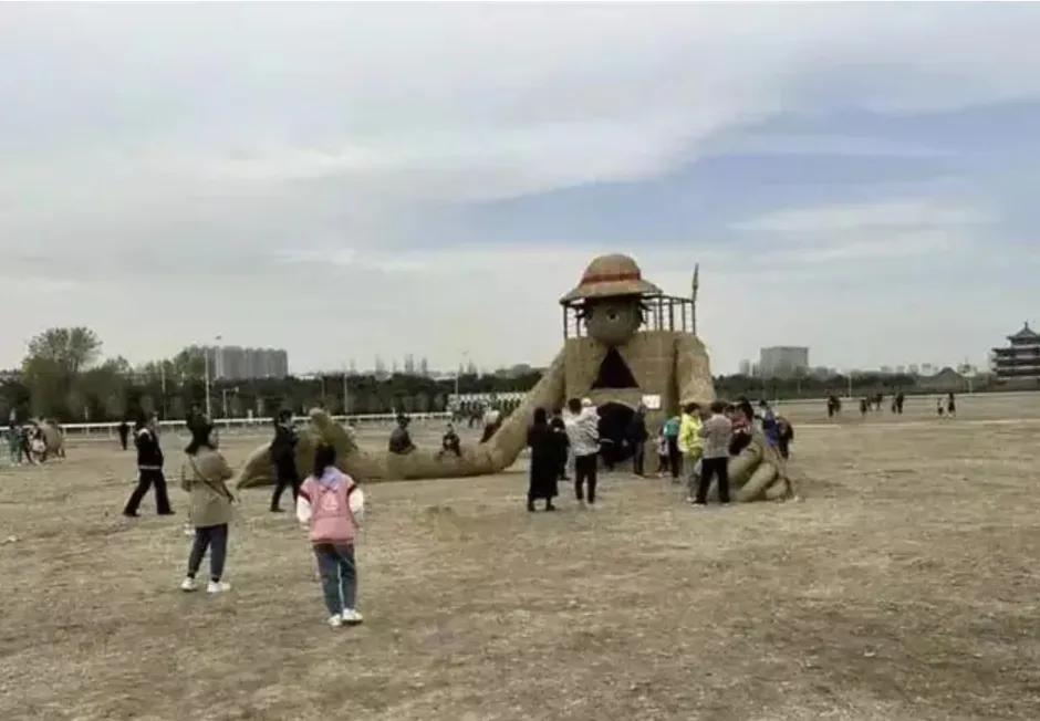 呼和浩特稻草人事件,呼和浩特稻草人视频