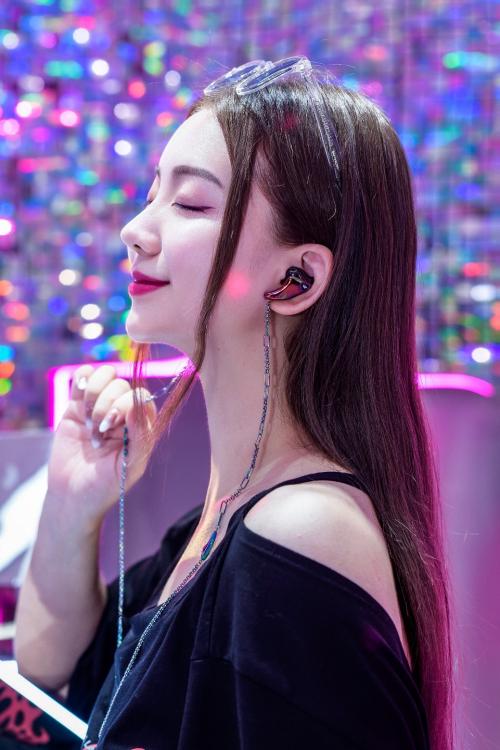 听“夏”乐旷的声音,感受陶瓷耳机的魅力