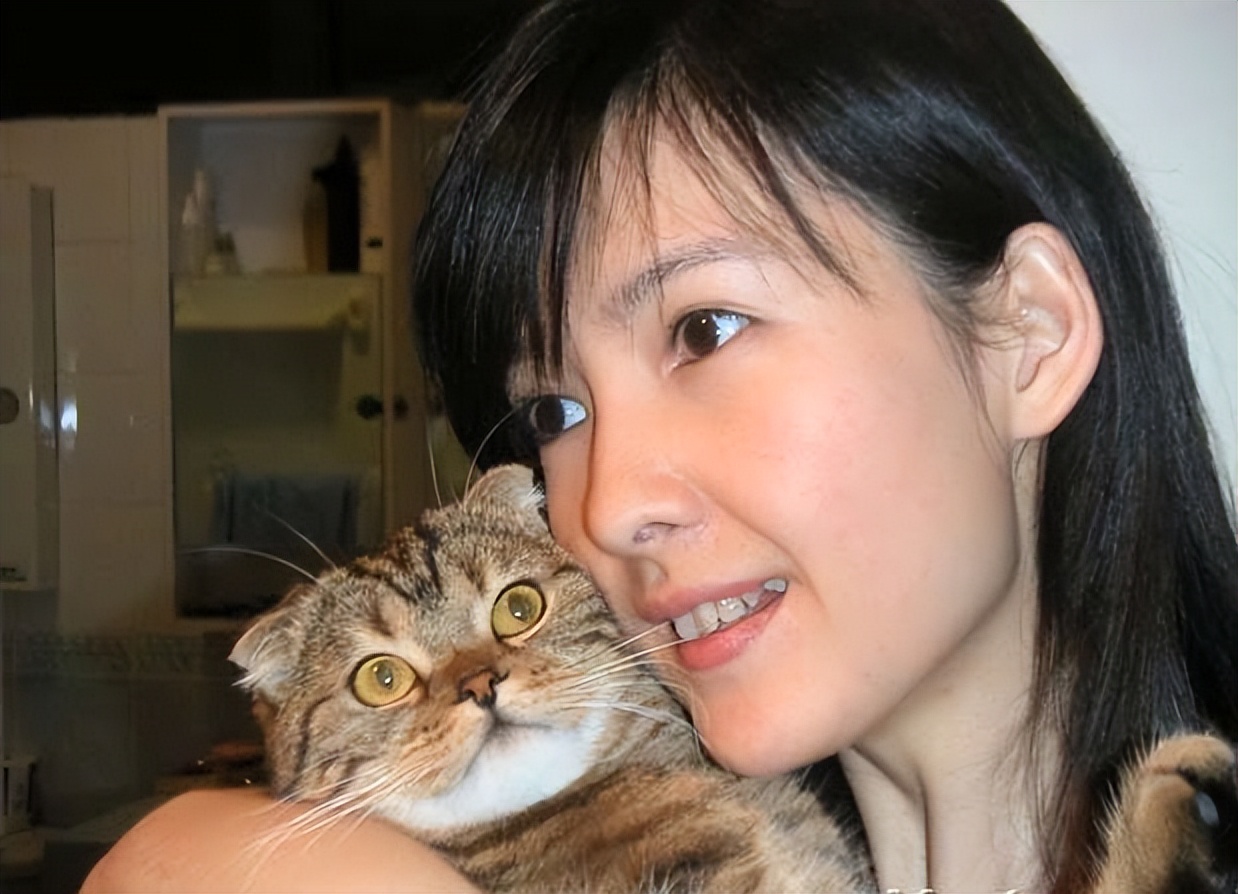 周慧敏谈出轨事件,为什么周慧敏能原谅老公出轨